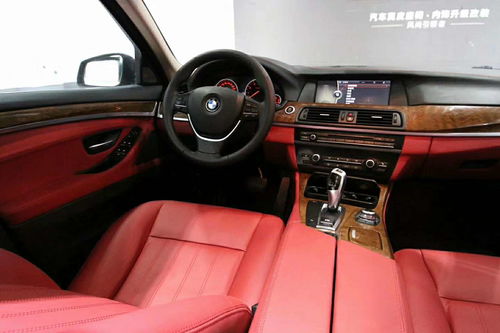 你還在覺得汽車內(nèi)飾老氣塑料感十足嗎,我來為你改變